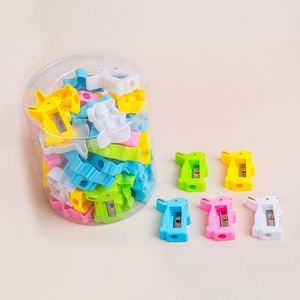 Sacapuntas de Lápiz con Diseño de Conejo, Sacapuntas de Plástico para Maquillaje y Cejas, Suministros Escolares y de Oficina, Venta al Por Mayor, Personalizables - Product Image 3