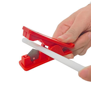 Cortador de Tubos de Acero Inoxidable para Mangueras de PVC, Nailon y Goma -001 - Product Image 1