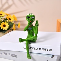 Lot de 3 figurines amusantes en résine représentant des extraterrestres avec signe de paix et pipe - Statuette de jardin originale OVNI pour décoration de bureau, maison et ornement extérieur