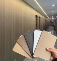 Panel de Pared de PVC para Renovación de Interiores de Oficinas y Hoteles, Resistente a la Humedad, con Acabado de Madera y Cristal de Carbono
