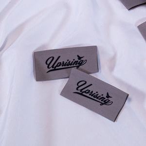 Etichetta Geweven ha incontrato Hoge dichheid Op Maat Gemaakt Merk Logo Uiteinde Gevouwen Borduurwerk Kleding tag Keper Rand Kledingaccessoi - Product Image 5