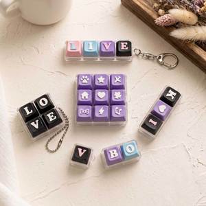 Lindo Juguete Antiestrés de Compresión, Colgante para Bolsa, Regalos, Fidget, Letras Personalizadas, Mini Teclado Mecánico, Llaveros con Teclas - Product Image 1