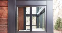 Fenêtre à battant en bois revêtue d'aluminium à double vitrage de style moderne Écrans invisibles résidentiels pour villas Persienne en alliage d'aluminium
