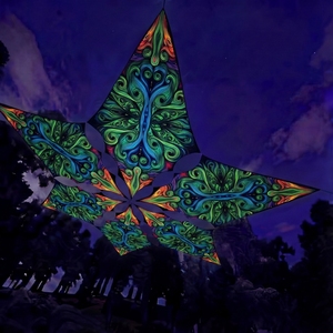 Voile d'ombrage triangulaire réactive aux UV pour fête psytrance en extérieur, en polyester, tapisserie UV, tente de fête <span class=keywords><strong>RAVE</strong></span> - Product Image 1