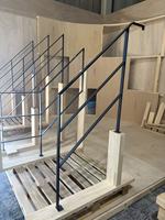 Rampe d'escalier moderne en fer forgé noir mat thermolaqué, taille personnalisée, prix d'usine, pour intérieur, vente en gros