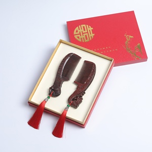 หวีไม้จันทน์แดงธรรมชาติ 100% พรีเมียม ลายมังกรและนกฟีนิกซ์ ชุดคู่สำหรับคู่รัก ของชำร่วยงานแต่งงาน - Product Image 4