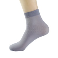 Chaussettes d'été décontractées pour hommes en nylon noir jetable, respirantes et antibactériennes, directement de l'usine, 2021