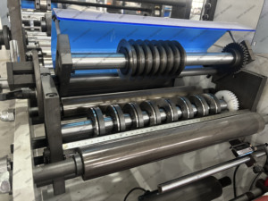 Tự động trống dính giấy nhãn rạch và quay chết máy cắt - Product Image 4