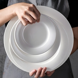 Elegante Plato de Cerámica Blanca con Borde Acanalado, Varios Tamaños, para Pasta, Carne, Ensalada, Cocina Occidental, Uso Doméstico y en Restaurantes - Product Image 3
