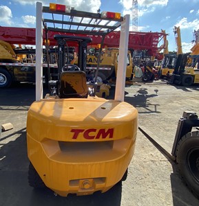Montacargas TCM FD30 Usado de 3 Toneladas, Diésel, 4x4, de EE. UU., Modelo 2024, Pocas Horas de Uso, Neumáticos Sólidos, para Terreno Accidentado, en Venta - Product Image 2