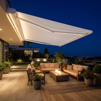 Auvent élégant gris anthracite à cassette intégrale, électrique et à bras repliables pour terrasse