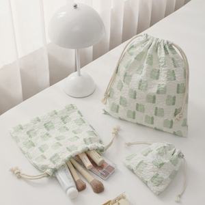 Sac à cordon de dessin animé, sac de rangement pour étudiants, sac à rouge à lèvres, trousse de maquillage, trousse de toilette, ensemble de trois pièces, sac de rangement patchwork anti-<span class=keywords><strong>poussière</strong></span> pour femmes - Product Image 5