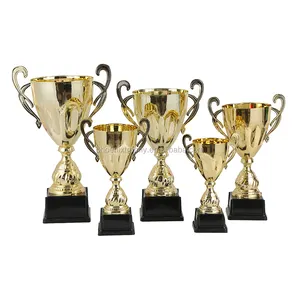 Commercio all'ingrosso su ordinazione di medaglie e trofei a buon mercato su misura di calcio trofeo premio, argento placcato oro del metallo trofeo coppa
