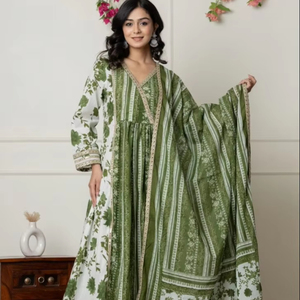 Conjunto de Kurta Anarkali con Estampado Floral Verde, Corte Regular, Cuello en V, Estampado en Bloques, Palazzo y Dupatta para Mujer, Cintura Natural - Product Image 1