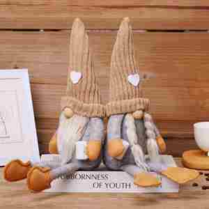 Gnome en feutre doux fait main de style nordique, décoration de Noël, Père Noël sans visage en peluche, Rudolph à paillettes |   Table de fête scandinave - Product Image 3