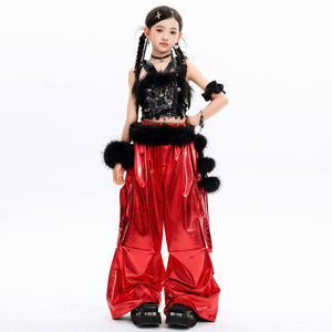 Costumes de <span class=keywords><strong>danse</strong></span> jazz pour filles, pantalon cargo rouge métallisé, haut à bretelles noir à paillettes, garniture en fourrure, ensemble de vêtements de scène pour enfants - Product Image 4