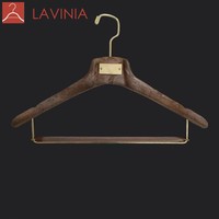 Perchas Lavinia con Logo Personalizado para Tienda de Ropa Trajes de Plástico Antideslizantes sin Marcas para Trajes a Medida MTM Sastrería