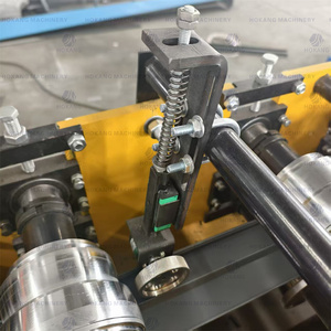 Machine de formage de lames de porte de <span class=keywords><strong>garage</strong></span> en métal de haute précision, machine de formage de lames de volet roulant - Product Image 4