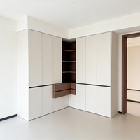 Maßgefertigter Moderner MDF-Kleiderschrank mit Offenen Regalen L-Förmiger Eckschrank mit Schubladen