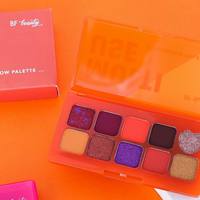 Palette d'ombres à paupières métallisées végétaliennes avec logo personnalisé Palette d'ombres à paupières multi-usages végétaliennes 100% personnalisées