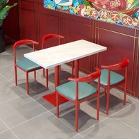 Table de salle à manger moderne Hot Pot Restaurant Ensemble de chaises Tendance nationale Brochettes de stand rouge Meubles en marbre Poisson grillé Barbecue