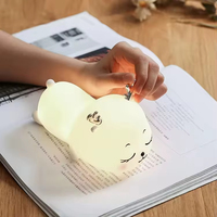 Lampe LED en silicone mignonne en forme de bière pour chambre d'enfant, veilleuse colorée à lumière douce et chaude, lampe décorative de chevet