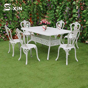 Ensemble <span class=keywords><strong>table</strong></span> à manger <span class=keywords><strong>ronde</strong></span> et chaises d'extérieur <span class=keywords><strong>en</strong></span> fer forgé pour patio <span class=keywords><strong>en</strong></span> métal blanc Ensemble de chaises <span class=keywords><strong>en</strong></span> <span class=keywords><strong>fonte</strong></span> d'aluminium pour meubles de jardin et de jardin - Product Image 1