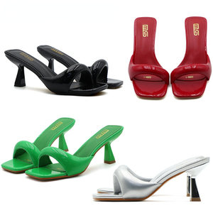 รองเท้าส้นสูงหัวเหลี่ยมทรงสี่เหลี่ยมสำหรับฤดูร้อนและฤดูใบไม้ผลิ ประดับโลหะ แฟชั่นอินเทรนด์สำหรับผู้หญิง ปี 2024 - Product Image 6