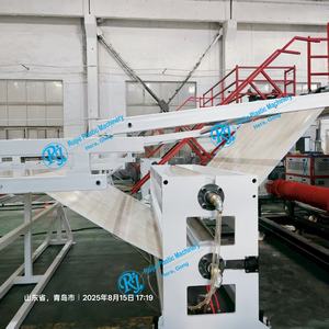 Extrudeuse de production de cuir de plancher roulant en plastique PVC faisant la ligne de machine engrenage de moteur <span class=keywords><strong>non</strong></span> <span class=keywords><strong>moussant</strong></span> sans bulles pour profil - Product Image 4