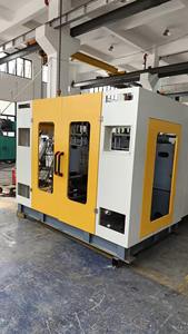 Machine de moulage par extrusion-soufflage pour <span class=keywords><strong>fût</strong></span> en <span class=keywords><strong>plastique</strong></span> de 120L et 160 <span class=keywords><strong>litres</strong></span> - Product Image 3