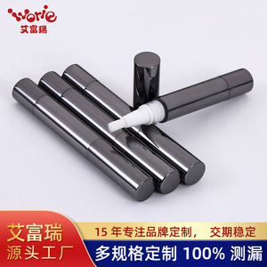 Envase de tubo para brillo labial, color gris metálico, con cabezal de cepillo para el cuidado de los labios. - Product Image 3