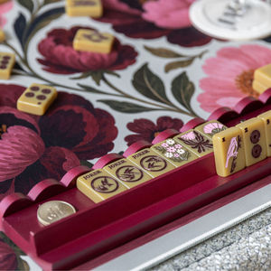 Haus of Tiles Haus No 88 Mahjong Olive Grove Set 160 Tuiles de Mahjong en Acrylique avec Tapis de Mahjong Haus of Tiles - Product Image 2