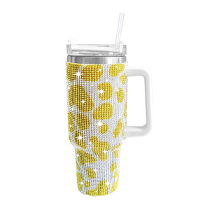 2024 Offre Spéciale gobelet avec logo personnalisé gobelet chic isolé sous vide <span class=keywords><strong>vache</strong></span> 30 oz 40 oz gobelet en strass avec poignée et paille - Product Image 5