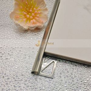 LL295 Moderna Tira Decorativa de Acero Inoxidable Color Oro Rosa para Pared, Moldura Curva para Esquinas de Azulejos para Apartamento, Resistente al Agua y Duradera - Product Image 3