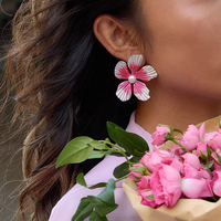 Boucles d'oreilles romantiques J&D avec fleurs, en acier inoxydable plaqué or 18 carats, perles acryliques roses, violettes, bleues et menthe
