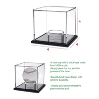 Boîte de présentation de ballons de sport en acrylique transparent sur mesure avec base noire, tels que le baseball, le basketball, le rugby, le football et les casques de sport, etc.