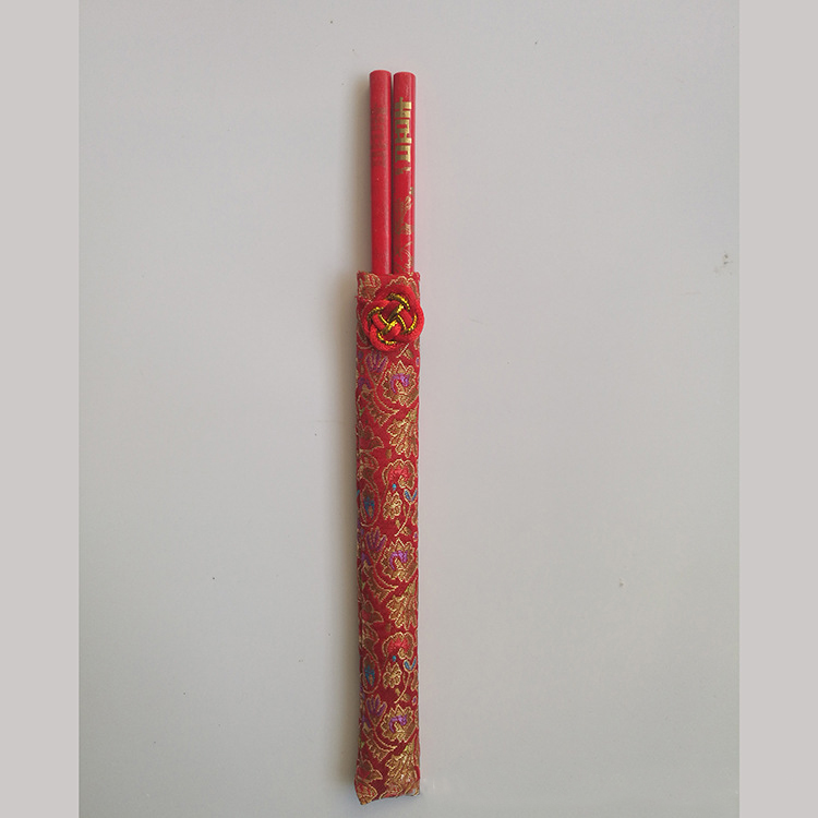 3. Bolsa roja vacía