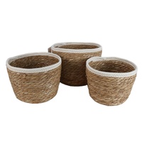 Paniers et plateaux en paille bon marché, tissage de paniers en paille
