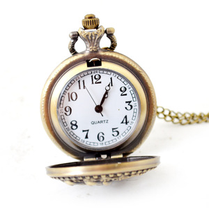 <span class=keywords><strong>Montre</strong></span> <span class=keywords><strong>de</strong></span> poche à quartz pour enfants, motif crâne <span class=keywords><strong>de</strong></span> dessin animé, cadran 40 mm, boîtier en alliage, vente en gros, commandes en vrac mixtes - Product Image 5