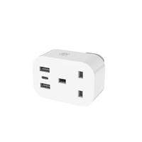 Prise intelligente avec télécommande Wi-Fi, 2 ports USB-A et 1 port USB-C, 13A, IP20, prise britannique avec mesure de consommation