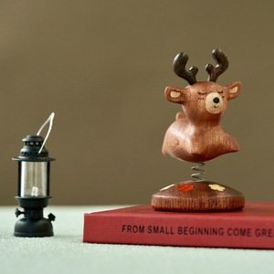Adorno de madera de ciervo YiTao, decoración navideña móvil de primavera, regalo para el hogar y el escritorio - Product Image 2