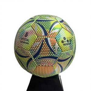 Balón <span class=keywords><strong>de</strong></span> Fútbol <span class=keywords><strong>de</strong></span> Entrenamiento Reflectante con Diseño <span class=keywords><strong>de</strong></span> Monopolio Transfronterizo, Logotipo Impreso Personalizable, Letras Gratuitas, Número 5, Verde Panal Luminoso - Product Image 1