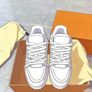 Chaussures de sport de luxe de qualité supérieure, style chunky, de créateur, minimalistes, athlétiques, rétro, classiques, originales, pour la marche - Product Image 1