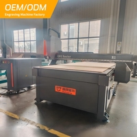 Machine de découpe CNC à 3 axes multifonctionnelle 1325 pour le traitement du bois, du PVC, de l'acrylique, du plexiglas, avec une précision élevée