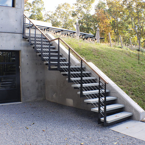 <span class=keywords><strong>Escalier</strong></span> <span class=keywords><strong>extérieur</strong></span> sur mesure en acier à poutre simple, <span class=keywords><strong>escalier</strong></span> <span class=keywords><strong>extérieur</strong></span> en forme de L, <span class=keywords><strong>marches</strong></span> en bois, <span class=keywords><strong>escalier</strong></span> droit avec garde-corps en câble d'acier - Product Image 6
