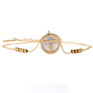 Bracelet à breloques tendance en alliage de zinc or rose avec incrustation de coquillages ronds, bijou cadeau - Product Image 1