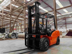 Montacargas: Capacidad de Elevación de 4 Metros para Aplicaciones Industriales y de Almacén Exigentes. - Product Image 1