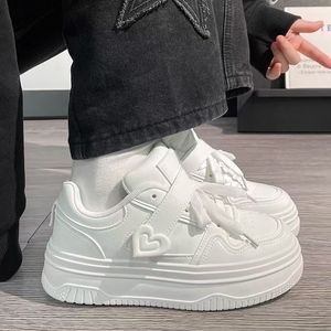 Sneakers blanches minimalistes à plateforme en forme de cœur, légères et respirantes pour femmes, chaussures décontractées pour étudiantes - Product Image 2