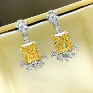 Boucles d'oreilles pendantes en forme de fleur avec diamant jaune pour femme, bijoux de fête classiques, en alliage, serti griffe, coupe coussin - Product Image 3