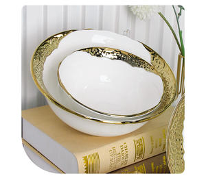 Juego de <span class=keywords><strong>vajilla</strong></span> de porcelana Phnom Penh Royal White, <span class=keywords><strong>vajilla</strong></span> de cerámica en relieve con borde dorado para platos de cena de boda y juego de cuencos - Product Image 5